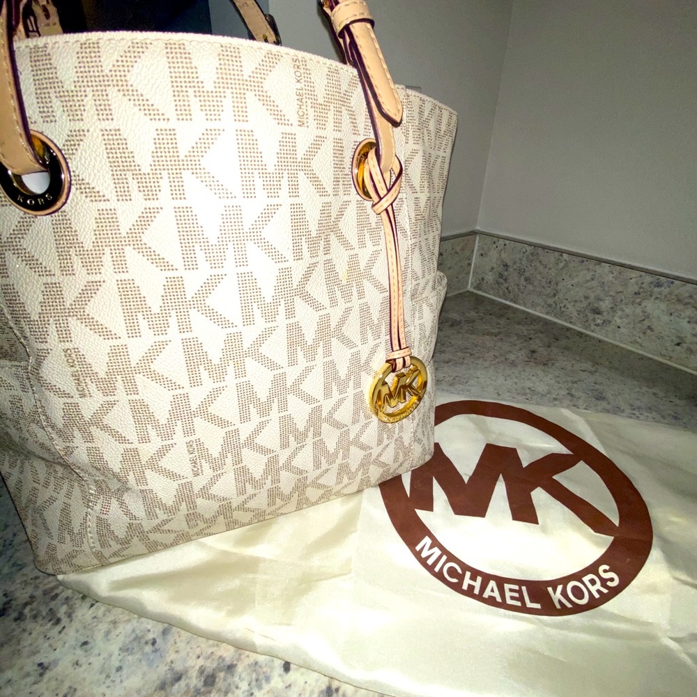 MICHAEL KORS Signature Jet Set Tote
